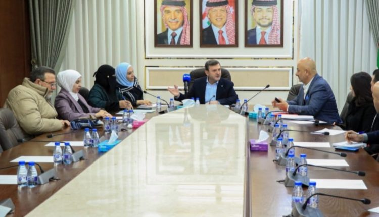 السياحة النيابية” تلتقي شركة «تكرم» لخدمات المطار