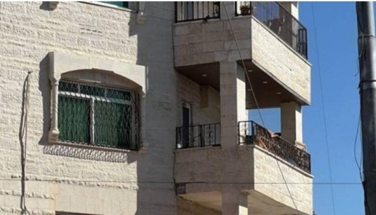 الاردن..إخلاء عمارة آيلة للسقوط في تلاع العلي