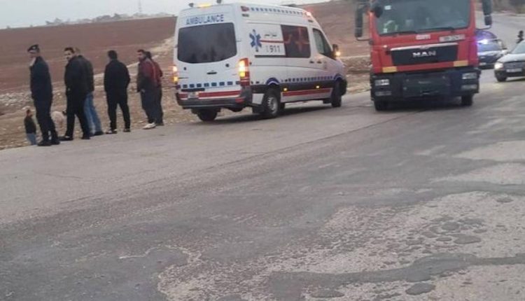 سلاح الهندسة الملكي يتعامل مع قنبلة يدوية قديمة عُثر عليها على طريق مادبا – ماعين