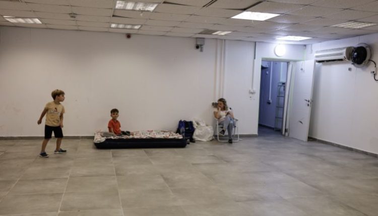 وسائل إعلام إسرائيلية: بلدية تل أبيب فتحت ملاجئ عامة في المدينة على ضوء التطورات في الساحة الإيرانية