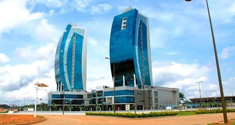 رئيس غينيا الاستوائية يأمر بمرسوما مفاجئا بنقل مفاجئ لعاصمة البلاد