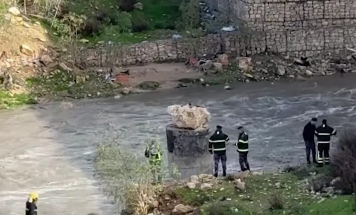 الأمن العام يعثر على الشخص الغريق داخل مجرى سيل الزرقاء