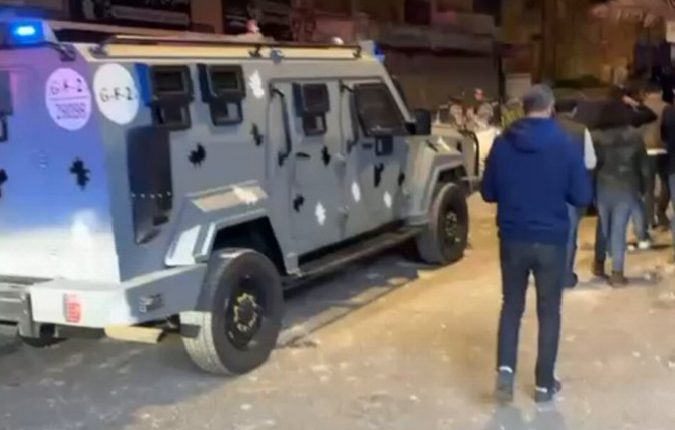 مشاجرة عنيفة في عين الباشا تُغلق مثلث المدارس وتسبب ازدحامًا مروريًا