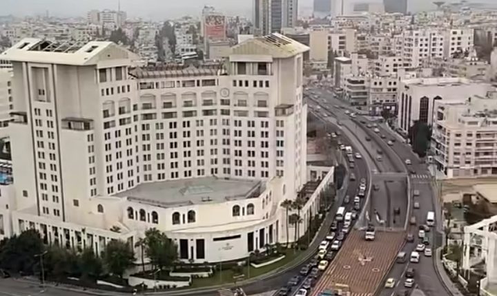 طقس ربيعي لطيف اليوم وانخفاض ملموس على الحرارة اعتبارًا من الأحد مع فرص أمطار