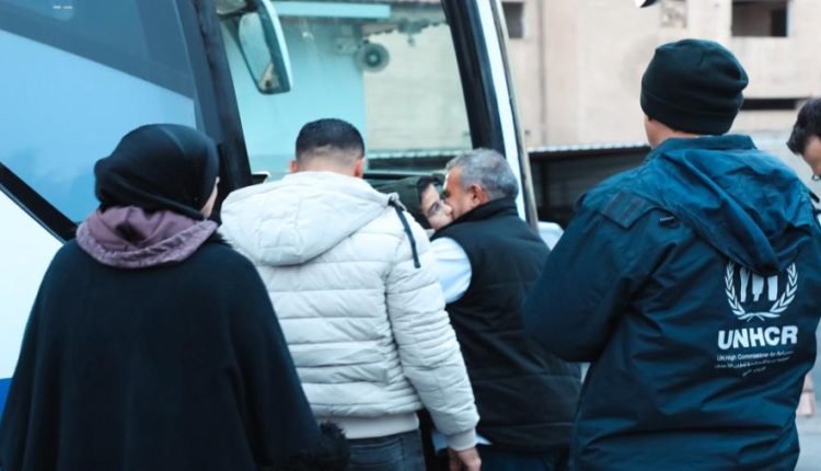 الداخلية الاردنية ومفوضية اللاجئين تدرسان زيادة مساعدات العودة الطوعية للسوريين