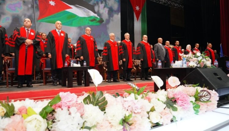 بالصور … دولة الكباريتي يرعى اليوم الأول لإحتفال عمان الأهلية بتخريج طلبتها للفصل الأول من الفوج 33