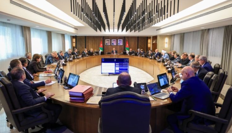 مجلس الوزراء يقر تسديد متأخّرات بقيمة 125 مليون دينار في إطار خطة لتسوية الديون الحكومية