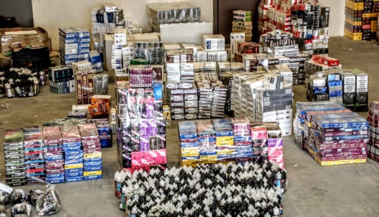 الجمارك تضبط كميات كبيرة من الجوس والمعسل والدخان المهرب