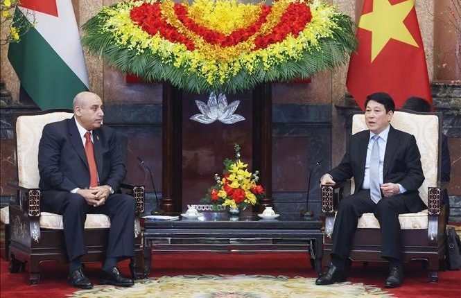 رئيس مجلس النواب يلتقي كبار المسؤولين في فيتنام