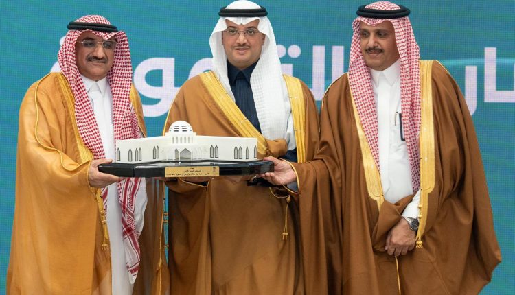 سمو محافظ الأحساء يدشّن المركز الحضاري ومشاريع تنموية بعريعرة بأكثر من 40 مليون ريال