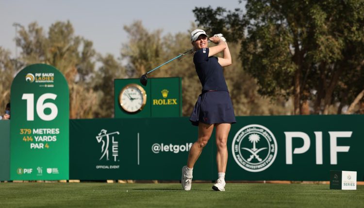 سفيرة جولف السعودية تشارلي هال تتوج بلقب بطولة PIF السعودية الدولية للسيدات