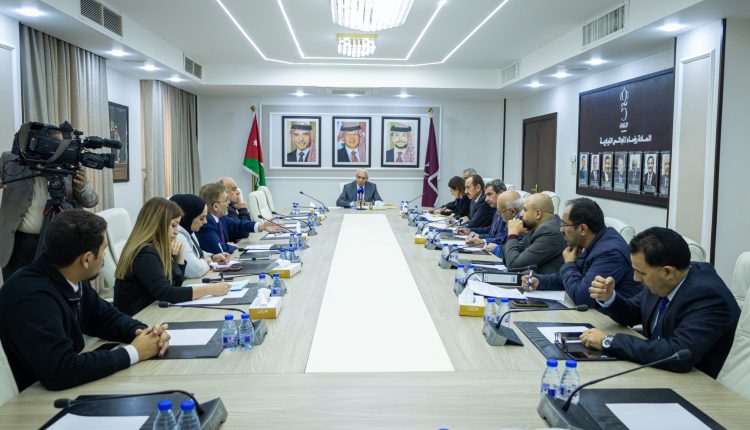 ” الإعلام النيابية” تبحث الإجراءات الأخيرة بحق اتحاد المنتجين الأردنيين