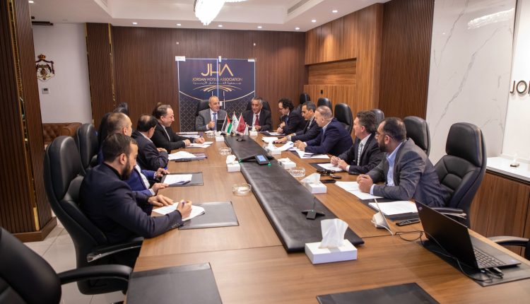 شراكة فاعلة لدعم القطاع الفندقي بين وزارة السياحة والآثار وجمعية الفنادق الأردنية