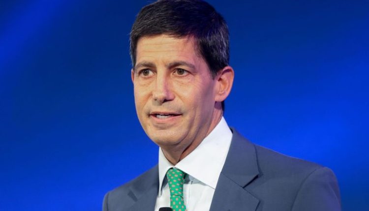 من هو  كيفين وارش الخبير المالي الذي رشّحه ترمب لرئاسة الاحتياطي الفدرالي