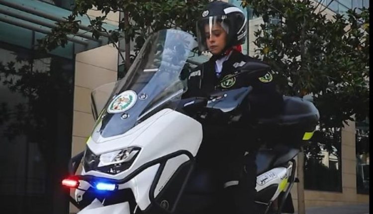السير تفعيل دراجات مرورية من مرتبات الشرطة النسائية في منطقة البوليفارد العبدلي