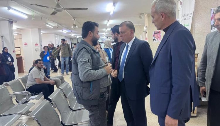 وزير الداخلية يتفقد مديرية أحوال وجوازات إربد