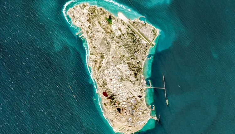 إعلام إيراني: لا أضرار في منشآت جزيرة خرج بعد القصف الأميركي.. وطهران تتوعد بتدمير منشآت النفط المرتبطة بالولايات المتحدة