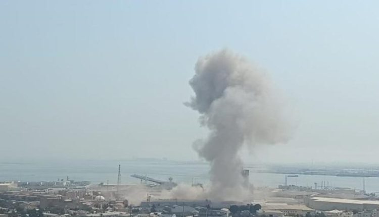 الحرس الثوري الإيراني يعلن استهداف قاعدة الشيخ عيسى الأمريكية بالبحرين بالصواريخ والمسيّرات