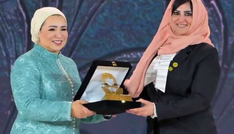 انتصار السيسي تحتفي بمسيرة الدكتورة غادة عامر العلمية