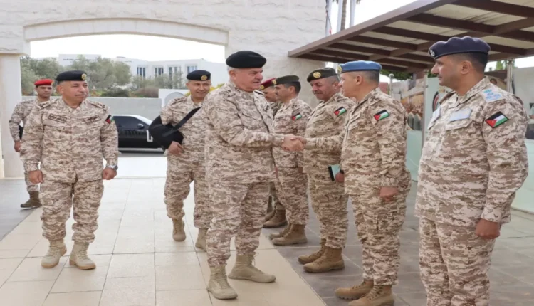 رئيس هيئة الأركان يزور كليتي الدفاع الوطني والقيادة والأركان ويؤكد أهمية التخطيط الاستراتيجي