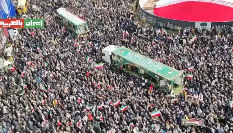 إيران تشيع قادة عسكريين ومدنيين قُتلوا في قصف إسرائيلي-أميركي بطهران