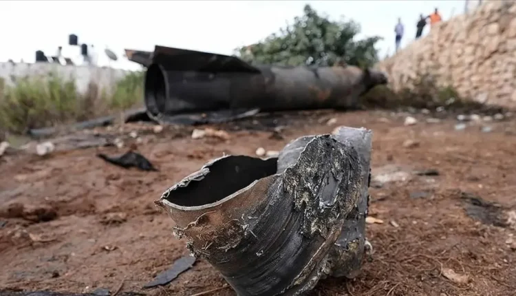 الأمن العام يحذر: التعامل مع الأجسام المشبوهة يهدد الأرواح.. ومواطن ينقل جزءاً من مسيّرة في معان