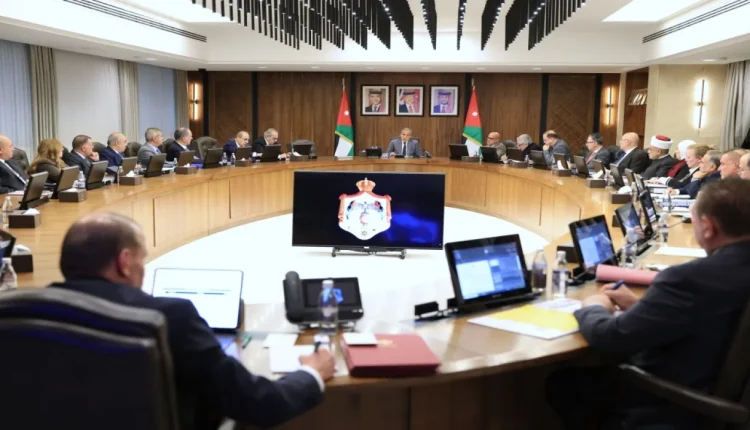 مجلس الوزراء يقر حزمة قرارات لدعم الطاقة والسياحة والمشاريع الاستراتيجية وتعزيز الاستقرار الاقتصادي