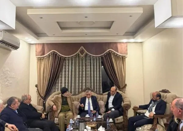 رئيس الجامعة الأردنية يقدّم التعازي بوفاة طالبة طب ويؤكد وقوف الجامعة مع أسرتها