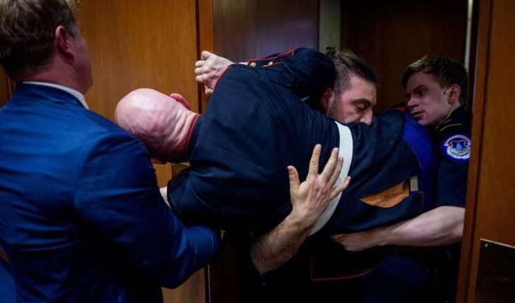 جدل في الكونغرس بعد اتهام السيناتور الجمهوري تيم شيهي بكسر ذراع محارب قديم احتجاجًا على الحرب الأمريكية-الإسرائيلية على إيران