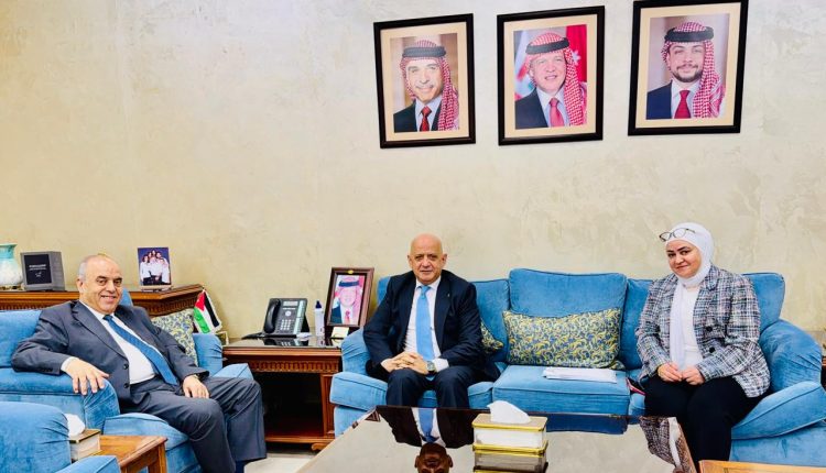 محافظة والحاج توفيق يبحثان إطلاق برنامج المنح الإيطالية لتدريب الشباب الأردني