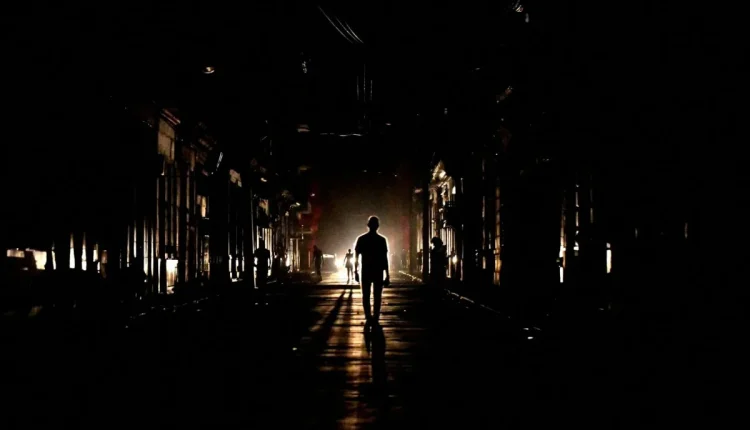 تصعيد خطير: تهديدات متبادلة بين واشنطن وطهران تُنذر بأزمة طاقة إقليمية