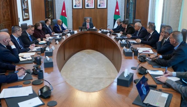 الاردن..رئيس الوزراء يترأس اجتماعًا لاستدامة المخزون الاستراتيجي وأمن الطاقة
