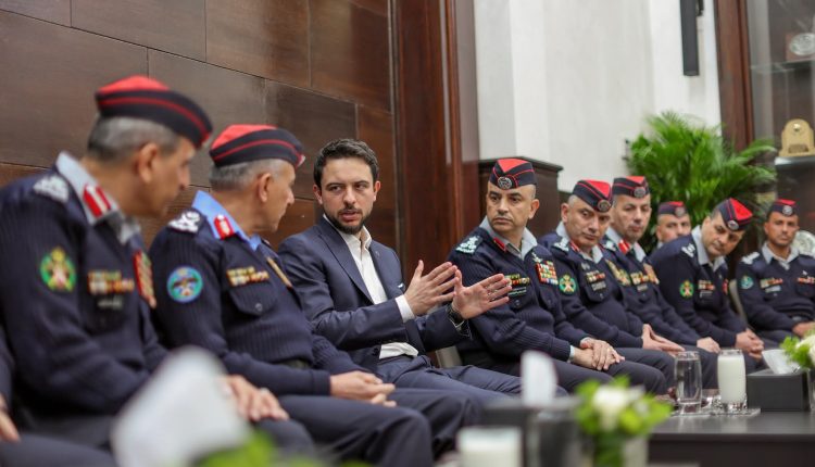 ولي العهد يزور مديرية الدفاع المدني ويؤكد أن سلامة المواطنين أولوية