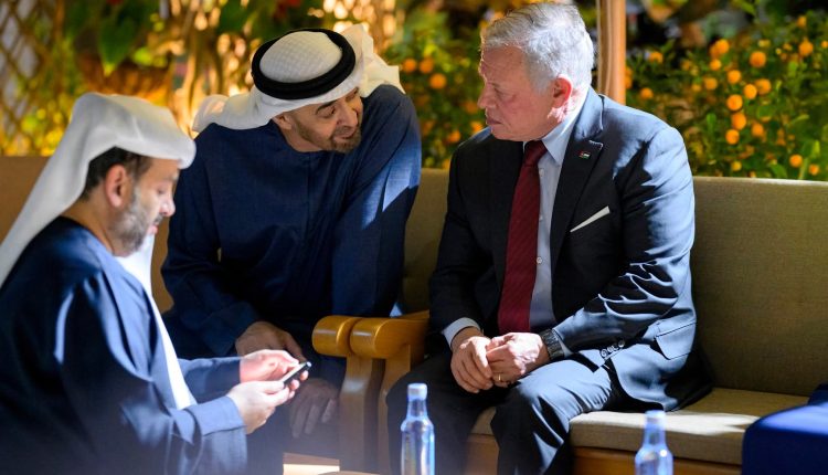 الملك وابن زايد يؤكدان رفض الاعتداءات ويدعوان إلى تهدئة شاملة في المنطقة