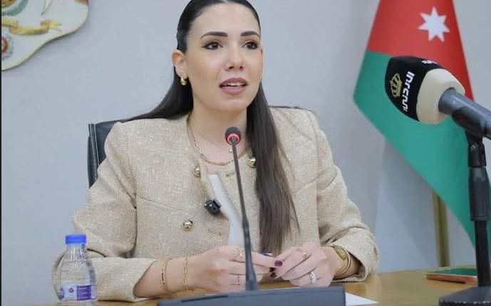 الخزوز تلتقي وفدًا طلابيًا وتؤكد أهمية دور الشباب في نهضة الأردن