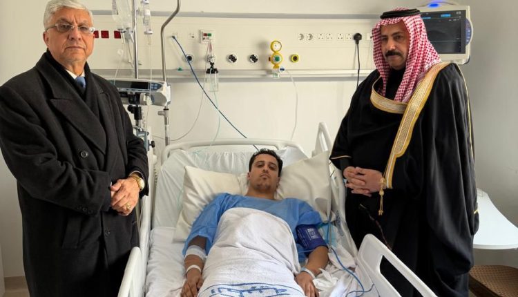 البدادوة يطمئن على صحة المصاب الرقيب محمد طلال الشورة