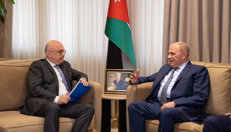 عطية يلتقي السفير الروسي