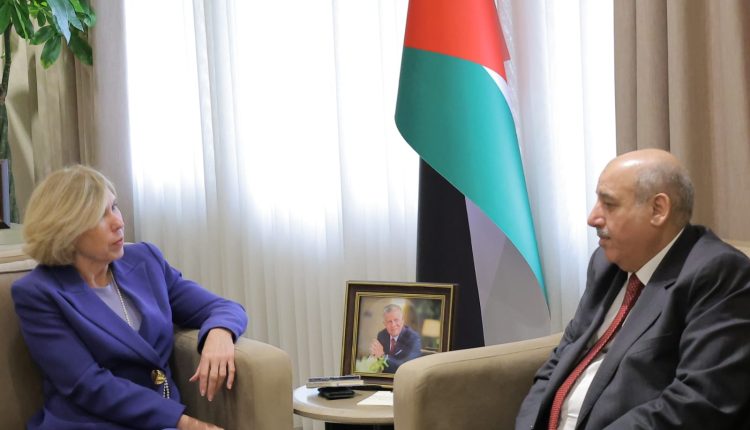 القاضي يلتقي السفيرة الأسترالية