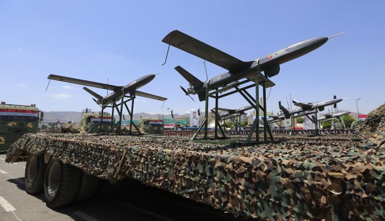 الحوثيون يعلنون تنفيذ هجوم صاروخي ومسير على أهداف في جنوب إسرائيل