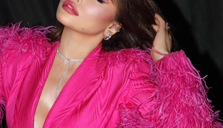 هيفاء وهبي تعود إلى الساحة الفنية برسالة أمل ومشاريع جديدة