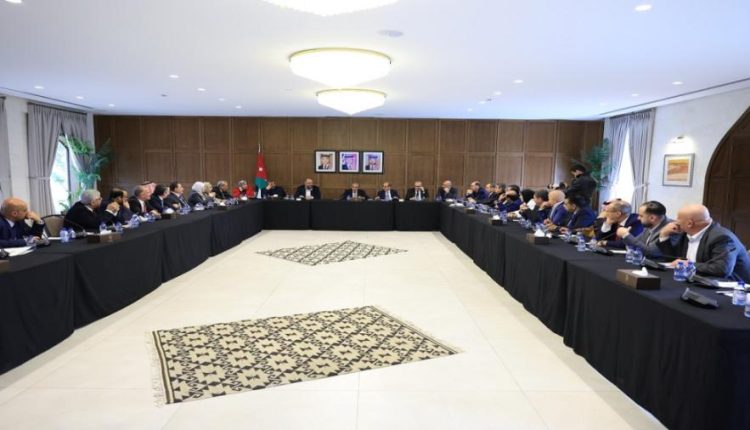 الحكومة تطلق حوارات مشروع قانون الإدارة المحليّة لتعزيز دور البلديات وتحسين الخدمات