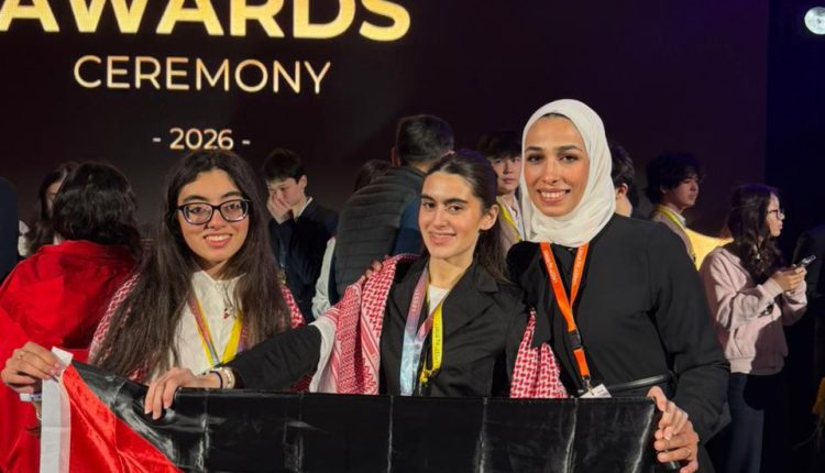 طالبتان أردنيتان تحصدان المركز الثالث عالمياً في مهرجان العلوم والهندسة بتونس بابتكار طبي مميز
