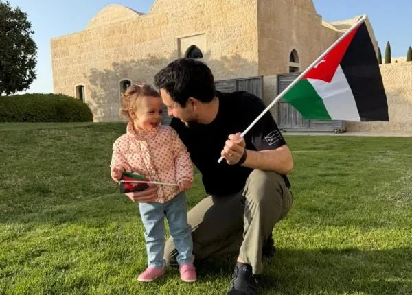 ولي العهد يحتفل بيوم العلم مع الأميرة إيمان ويشارك صورة عبر إنستغرام