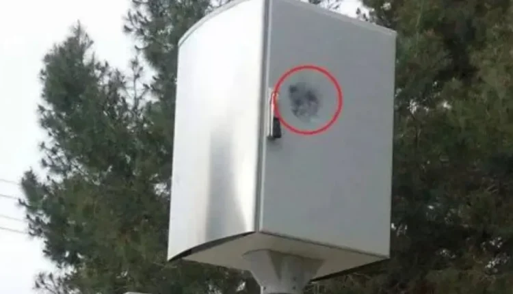 إطلاق نار يُتلف رادار سرعة في سحاب بعد ساعات من تشغيله