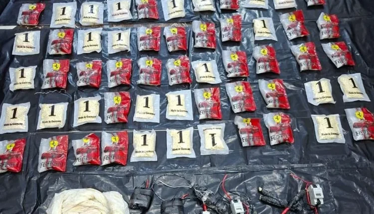 إحباط تهريب كميات كبيرة من المخدرات عبر بالونات موجهة إلكترونياً على الحدود الشرقية