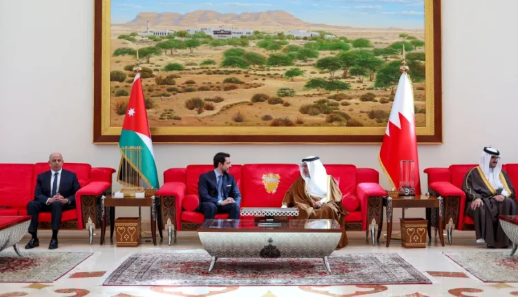 ولي العهد يبحث في البحرين تعزيز التعاون الإقليمي وتكثيف الجهود لاستدامة الاستقرار