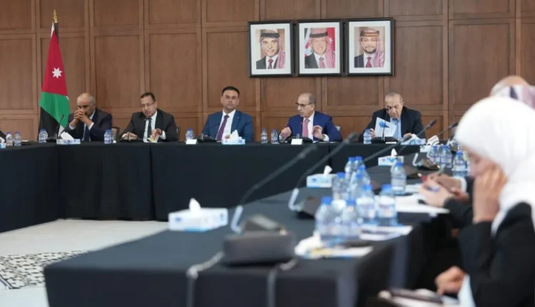 الحكومة تواصل حوارات قانون الإدارة المحلية وتؤكد تمكين البلديات وتعزيز الرقابة