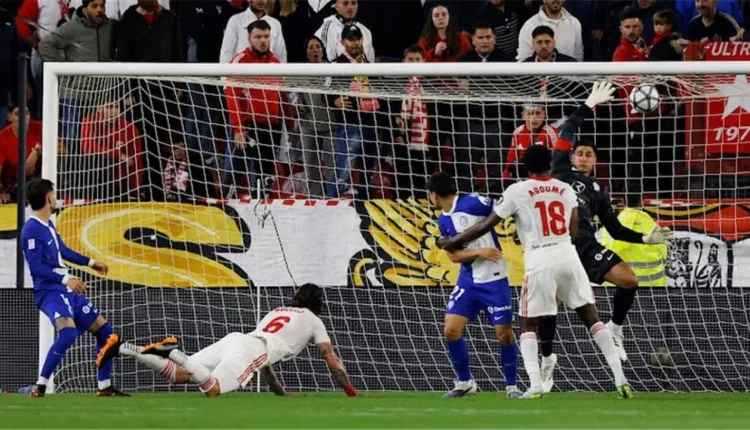 إشبيلية يُسقط أتلتيكو مدريد قبل موقعة برشلونة الأوروبية