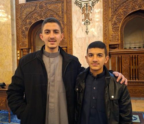 موسى التعمري يهنئ شقيقين بإتمام حفظ القرآن الكريم – صورة