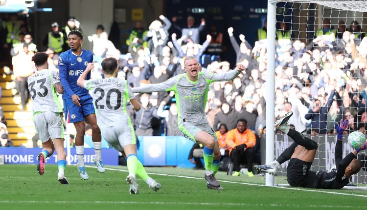 مانشستر سيتي يكتسح تشيلسي بثلاثية ويشعل صراع صدارة الدوري الإنجليزي